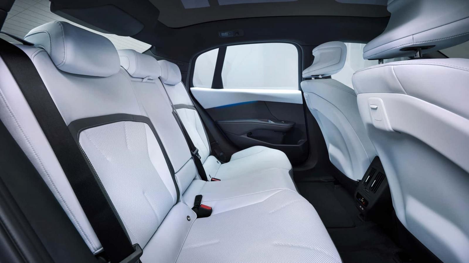 Ντεμπούτο για τη νέα BMW i3 με 469 άλογα και 900 χλμ. αυτονομία